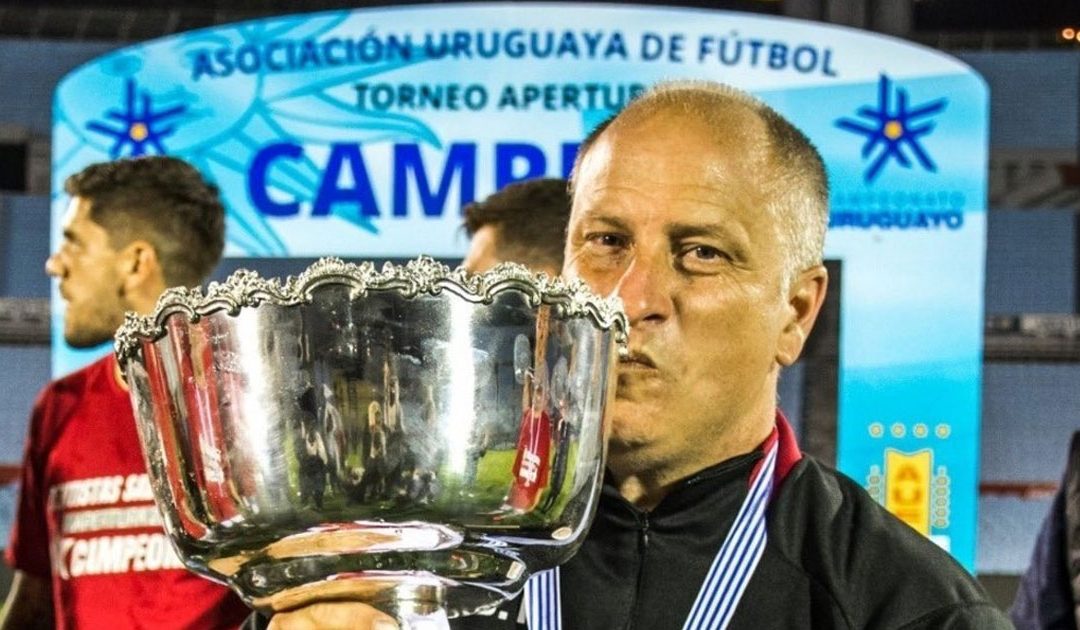 El escribano campeón con Rentistas que Humbertito Grondona bochó por ser bajito, rubio y de ojos celestes